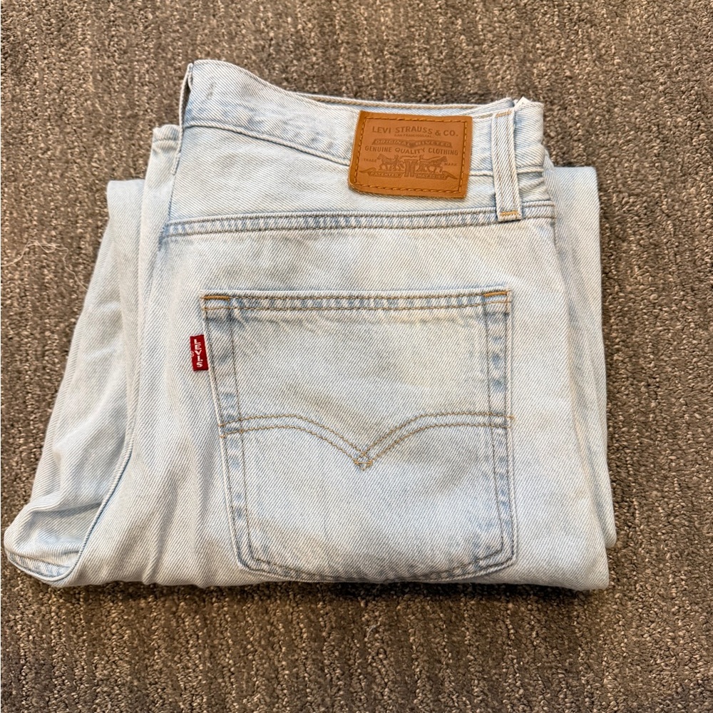 Levi's Light Wash Blue High-Rise Jeans 29x30